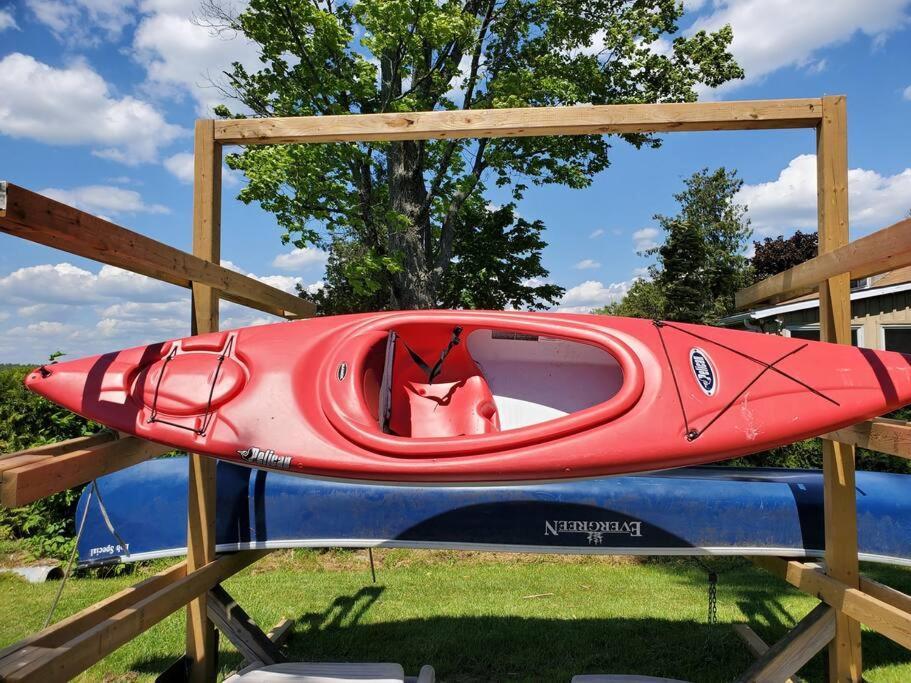 Fun Place With A Sandy Beach For Swimming, Boating, And Fishing, Featuring 3 Available Cabins Fenelon Falls ภายนอก รูปภาพ