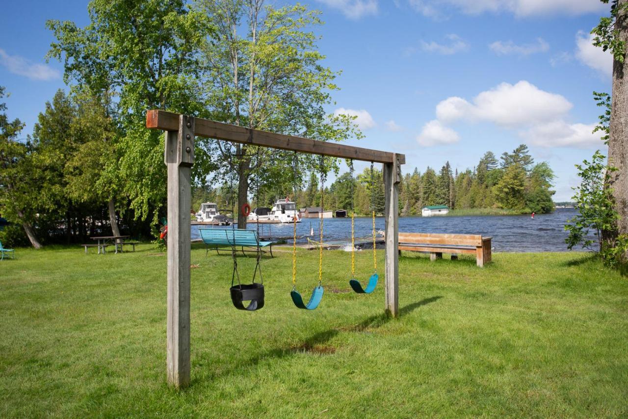 Fun Place With A Sandy Beach For Swimming, Boating, And Fishing, Featuring 3 Available Cabins Fenelon Falls ภายนอก รูปภาพ
