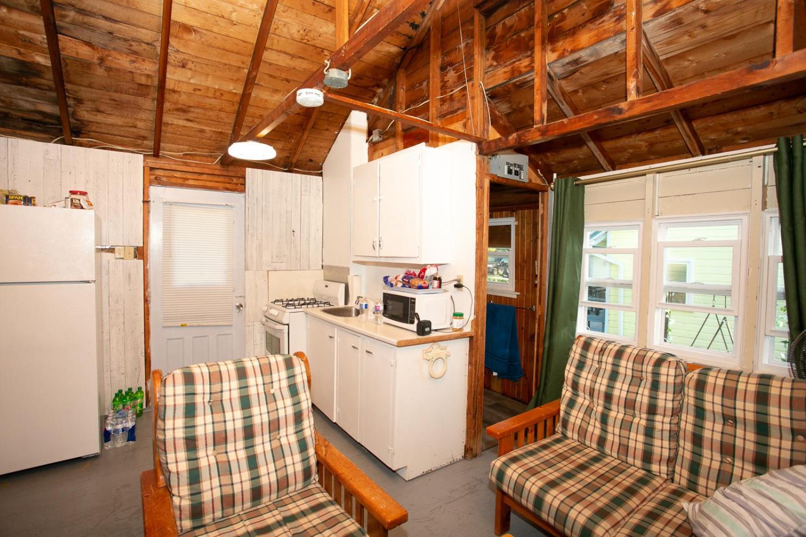 Fun Place With A Sandy Beach For Swimming, Boating, And Fishing, Featuring 3 Available Cabins Fenelon Falls ภายนอก รูปภาพ